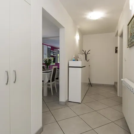 Casa vacanze Family Friendly House With A Swimming Pool Kapelica, - 24509 Labin (Istria)
